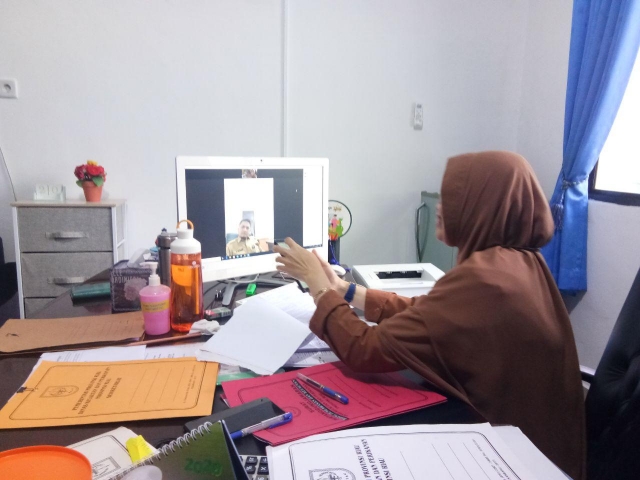 DKP Riau Praktekkan Social Distance, Sekretaris Rapat Koordinasi Via Vidcon