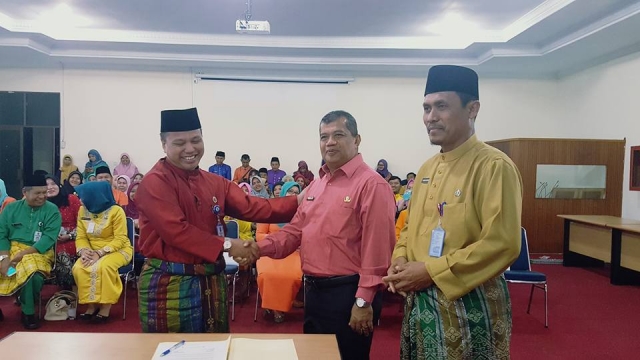 SERAH TERIMA JABATAN PEJABAT ESELON III DAN IV  LINGKUP DINAS KELAUTAN DAN PERIKANAN PROVINSI RIAU