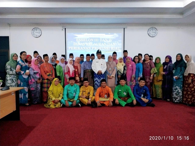 SERAH TERIMA JABATAN ESSELON III DAN IV DILINGKUNGAN DINAS KELAUTAN DAN PERIKANAN PROV RIAU